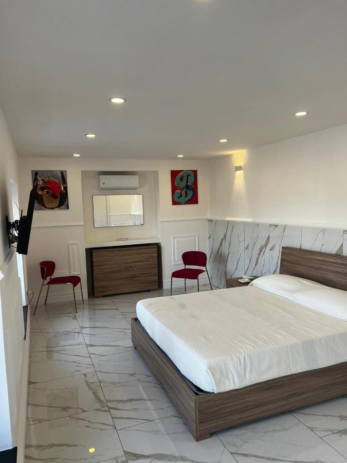 Pippo'S Suite Napoli Dış mekan fotoğraf